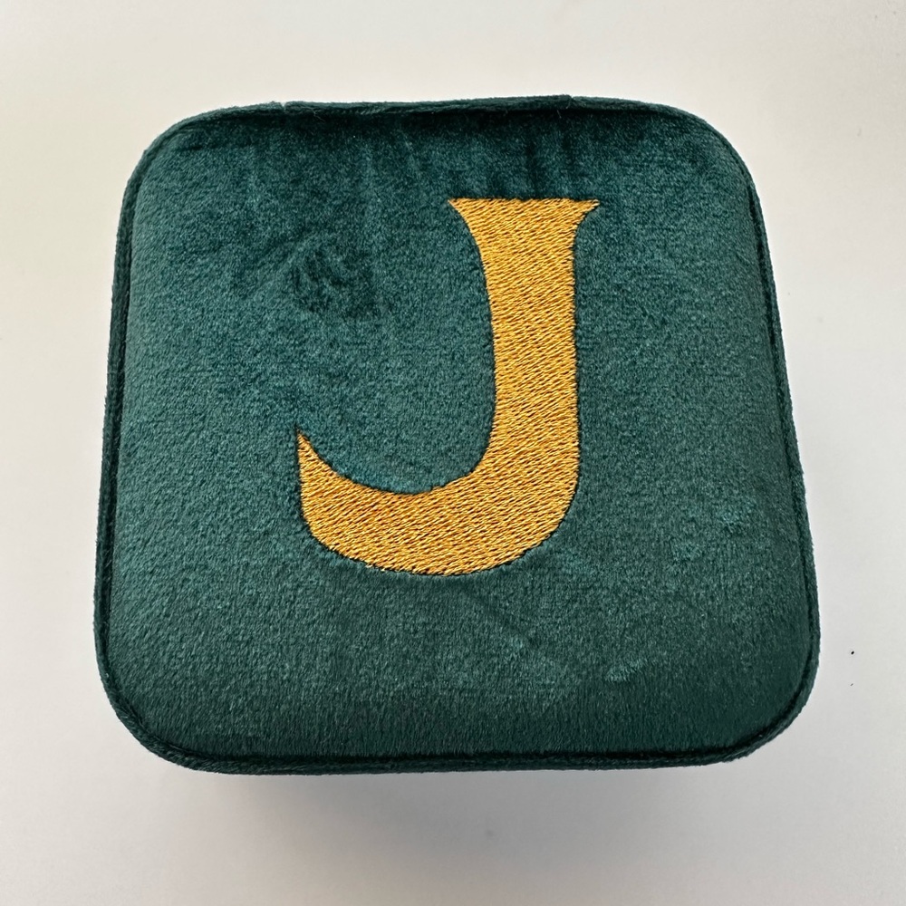 Initial “J” Jewelry Green Travel Small Box - Picture 3 of 6